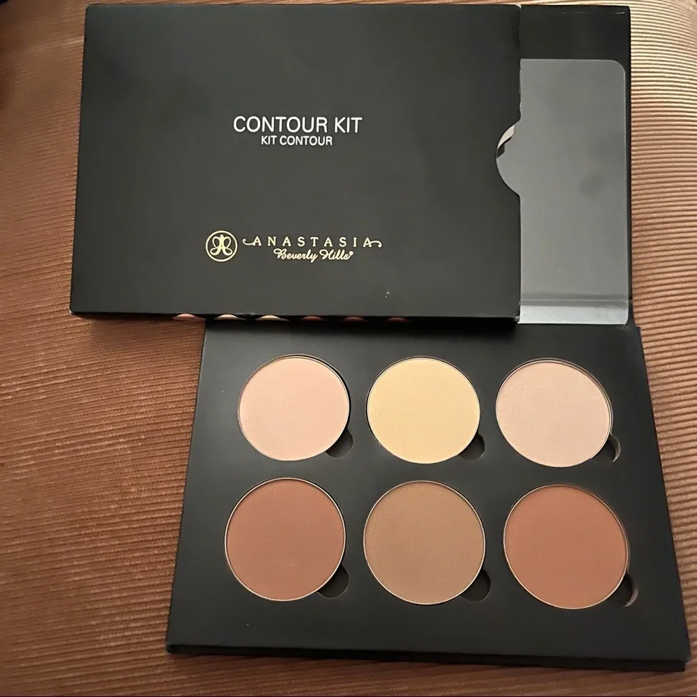 NWT Anastasia Beverly Hills Contour Powder Kit